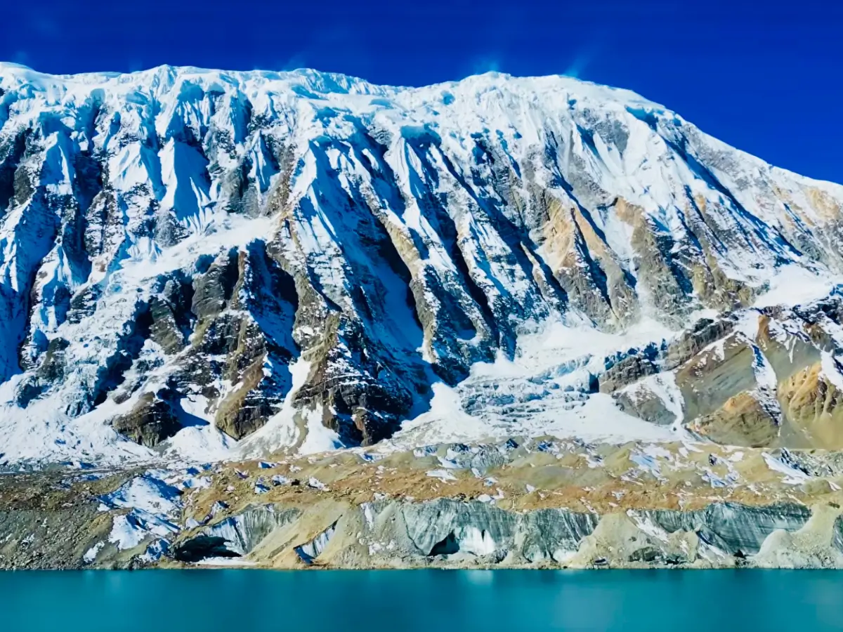 tilicho-lake-and-surrounding-mountain